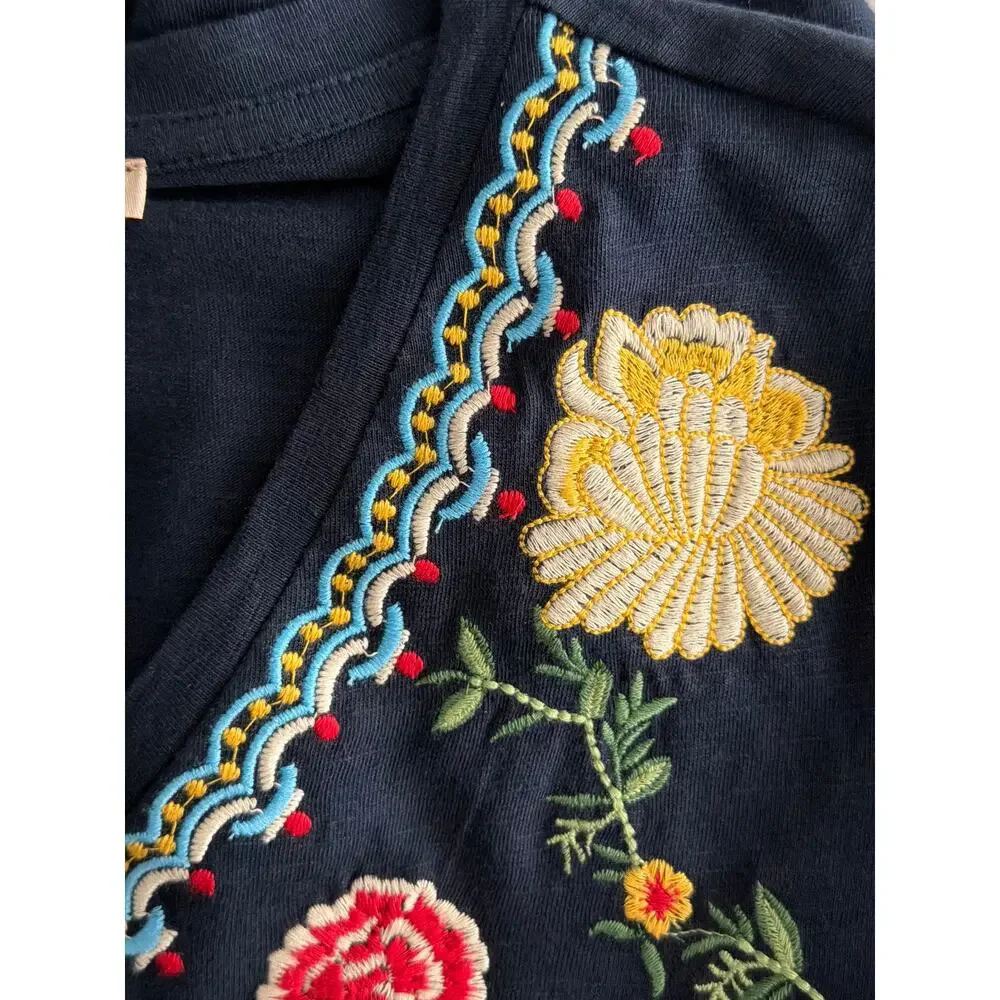 Reba Embroidered T-Shirt Short Sleeve V-Neck Women's XS Navy Blue
